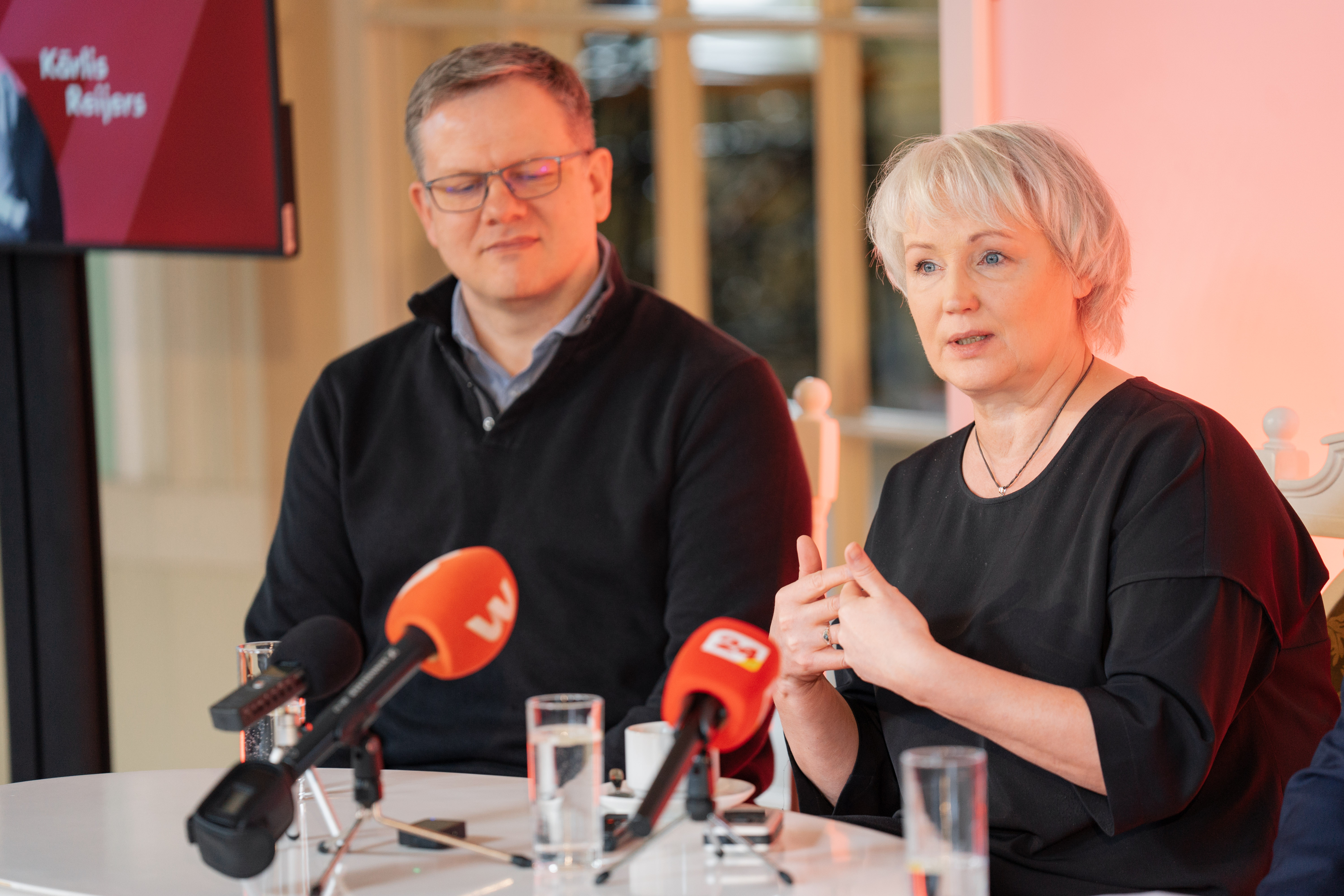 Komponists Ēriks Ešenvalds un režisore Indra Roga stāsta par Nacionālā teātra 107. sezonas jauniestudējumu "Indulis un Ārija" // Publicitātes foto